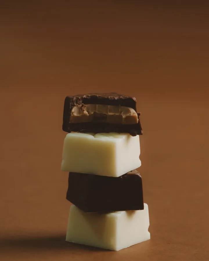 Kocke čokolade naslagane